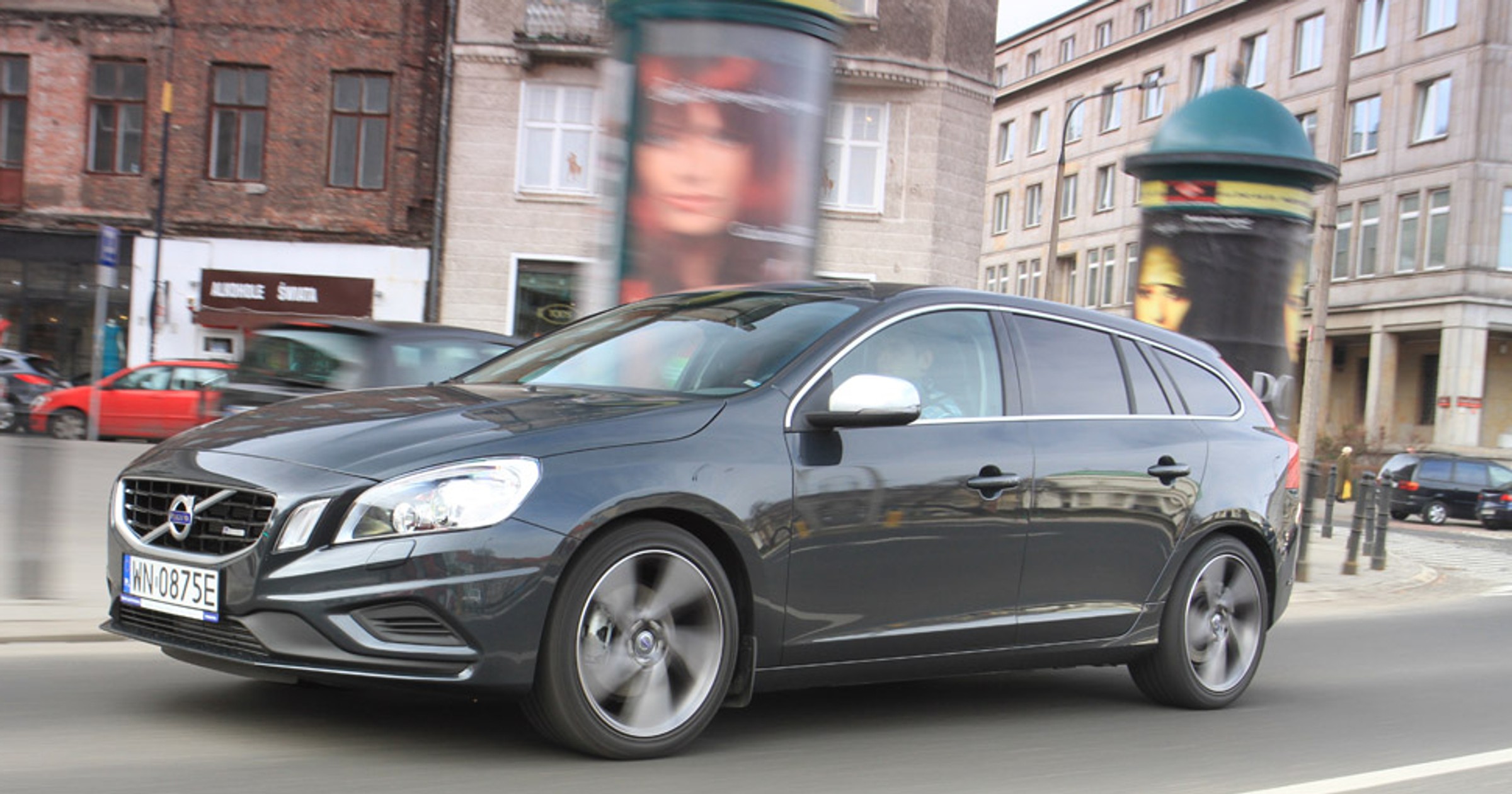 Volvo V60 T3 R-Design: mocny już w podstawie