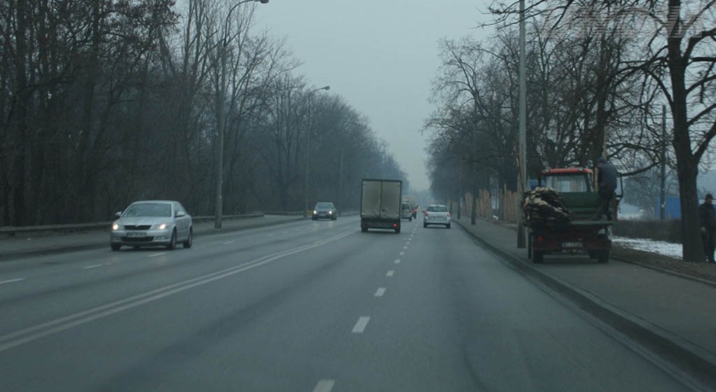 Pytania na prawo jazdy: wyprzedzanie z prawej strony