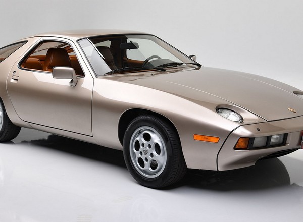 Aukcja Porsche 928, którym Tom Cruise jeździł w filmie "Ryzykowny interes"