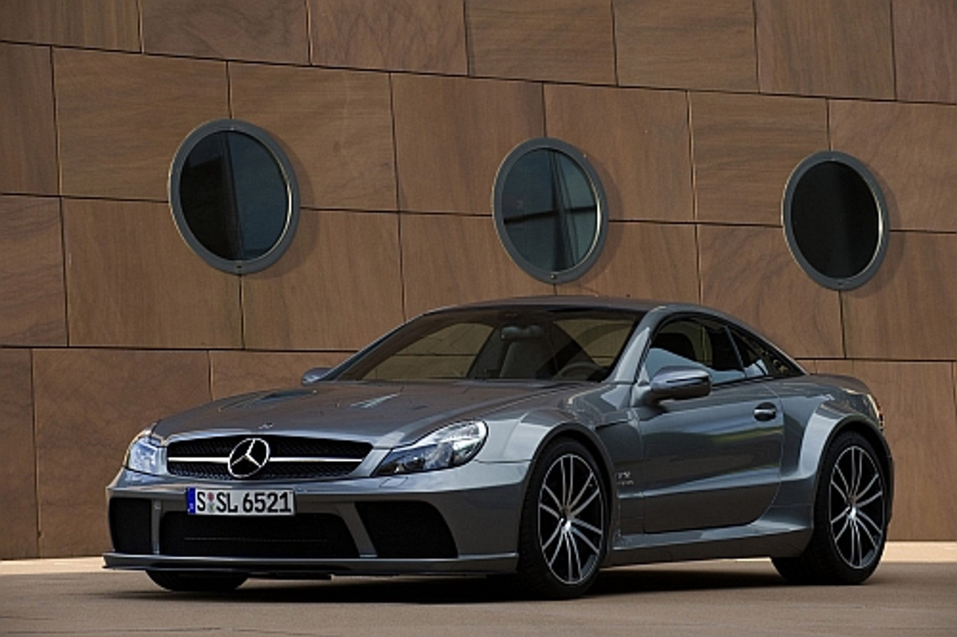 Mercedes-Benz SL 65 AMG Black Series - luksusowe coupé o niebotycznych osiągach