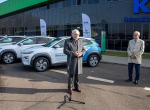 Kraków walczy ze smogiem. Miasto wynajmie 47 aut elektrycznych