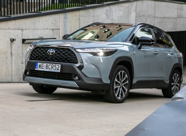 Dwa SUV-y Toyoty z promocyjnymi cenami. Sprawdzamy i Corollę Cross, i C-HR