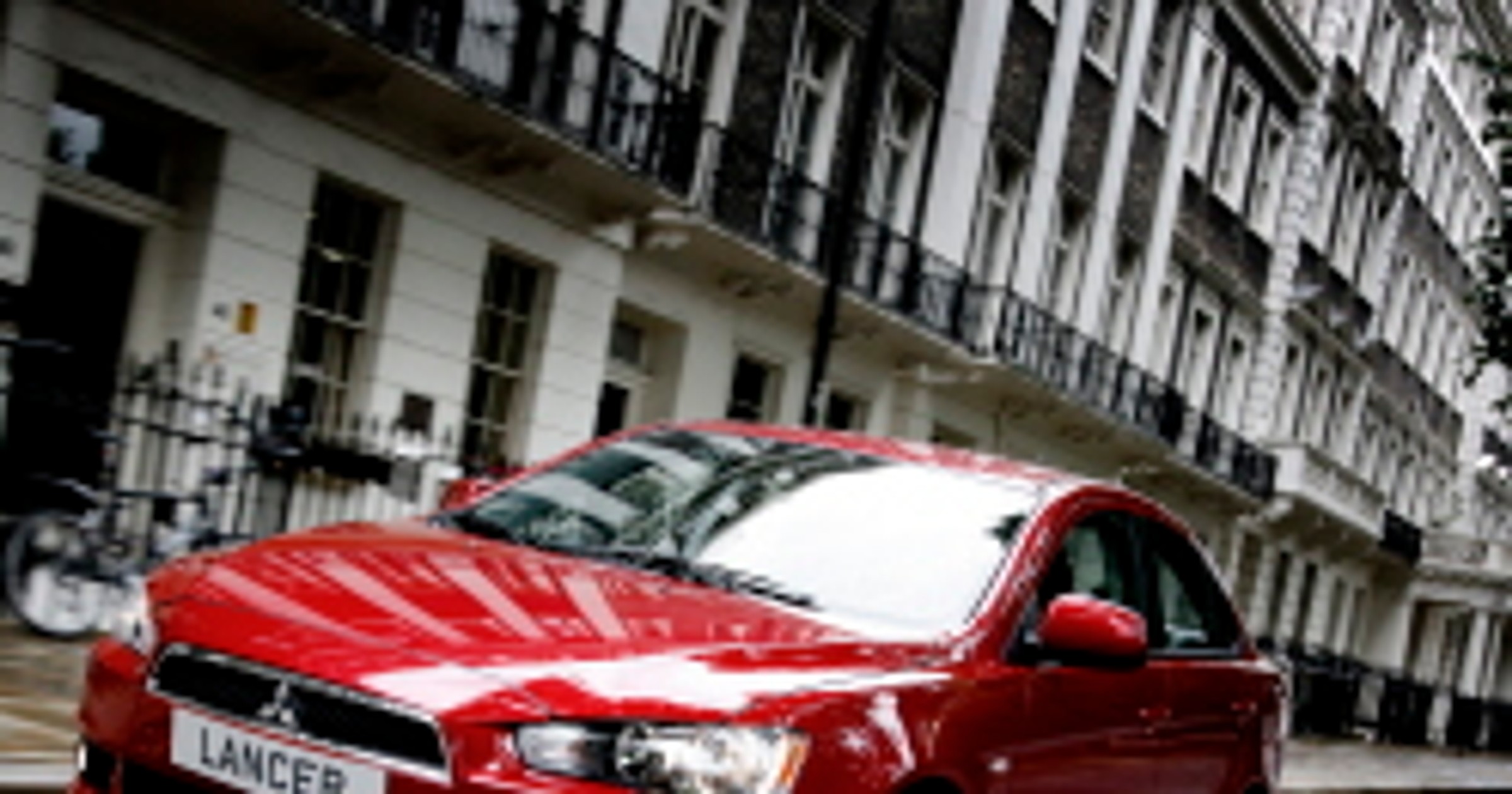 Mitsubishi: Lancer Sedan autem dla młodego Playboya