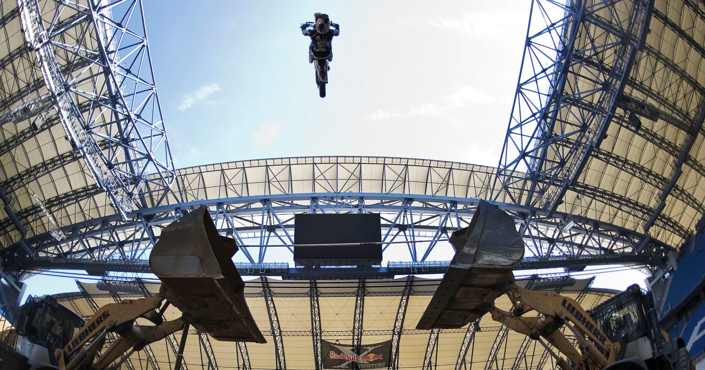 Pełna gotowość przed Red Bull X-Fighters