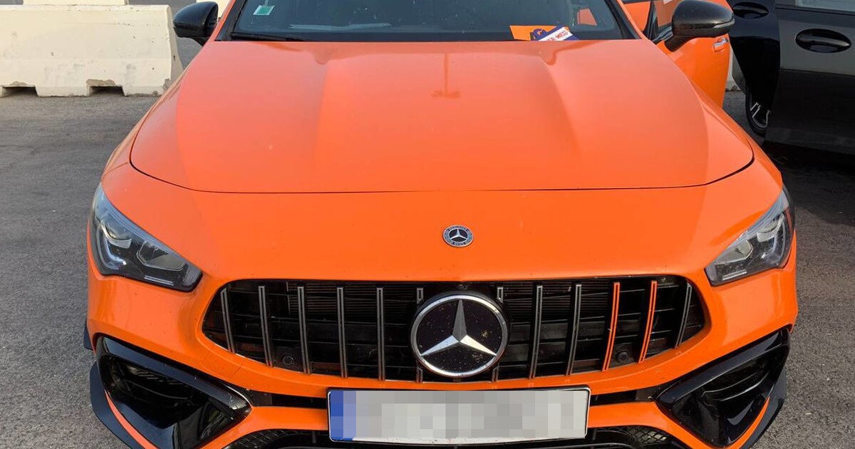 Pomarańczowy Mercedes już był przygotowany do przerzutu do Maroka