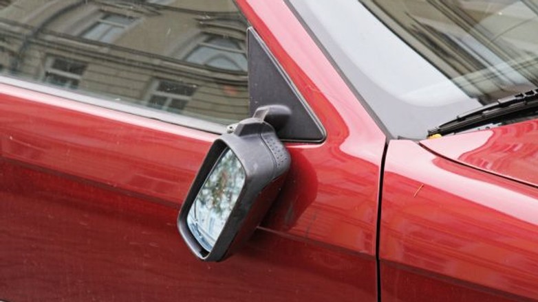 Zniszczony samochód