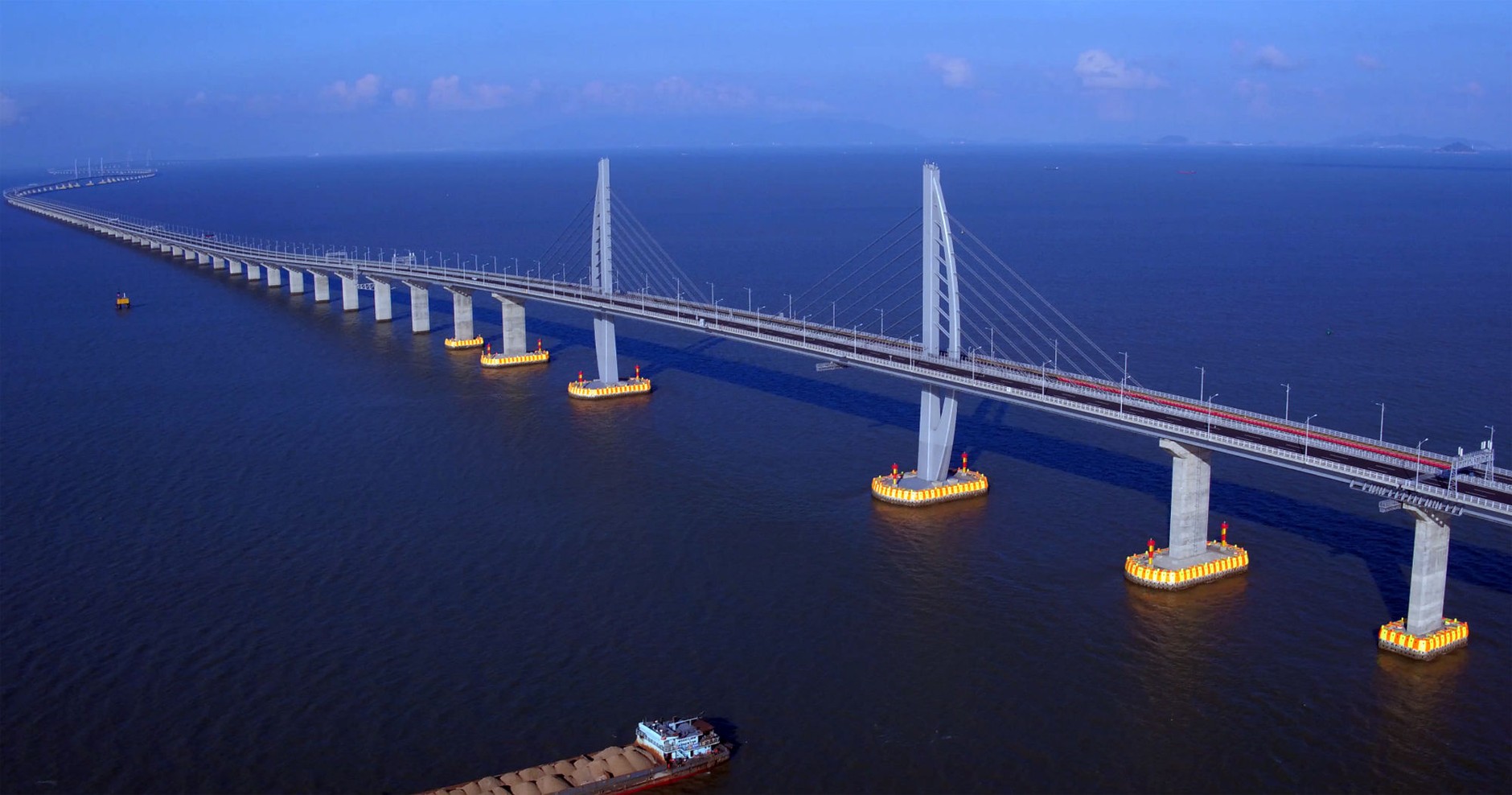 Chiński most Hong Kong - Zhuhai - Macao Bridge (HZMB)