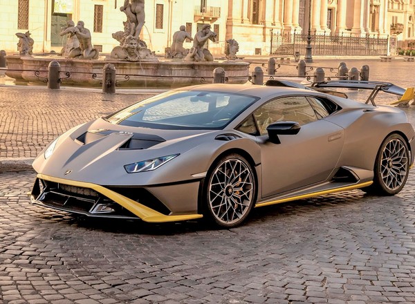 Młody youtuber rozbił Lamborghini Huracána STO. Nie wyhamował [WIDEO]