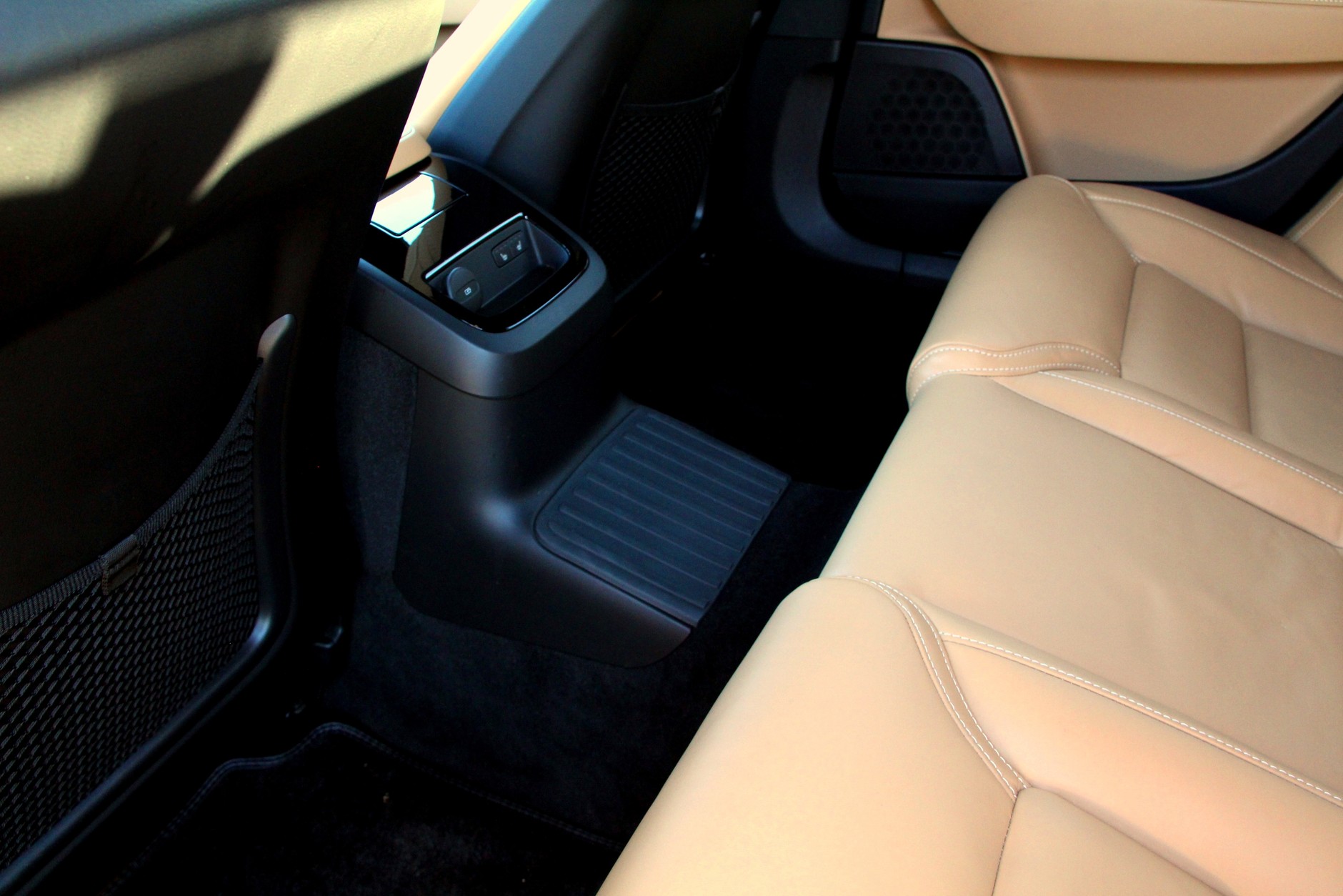 Volvo V90 T8 Ultra Dark