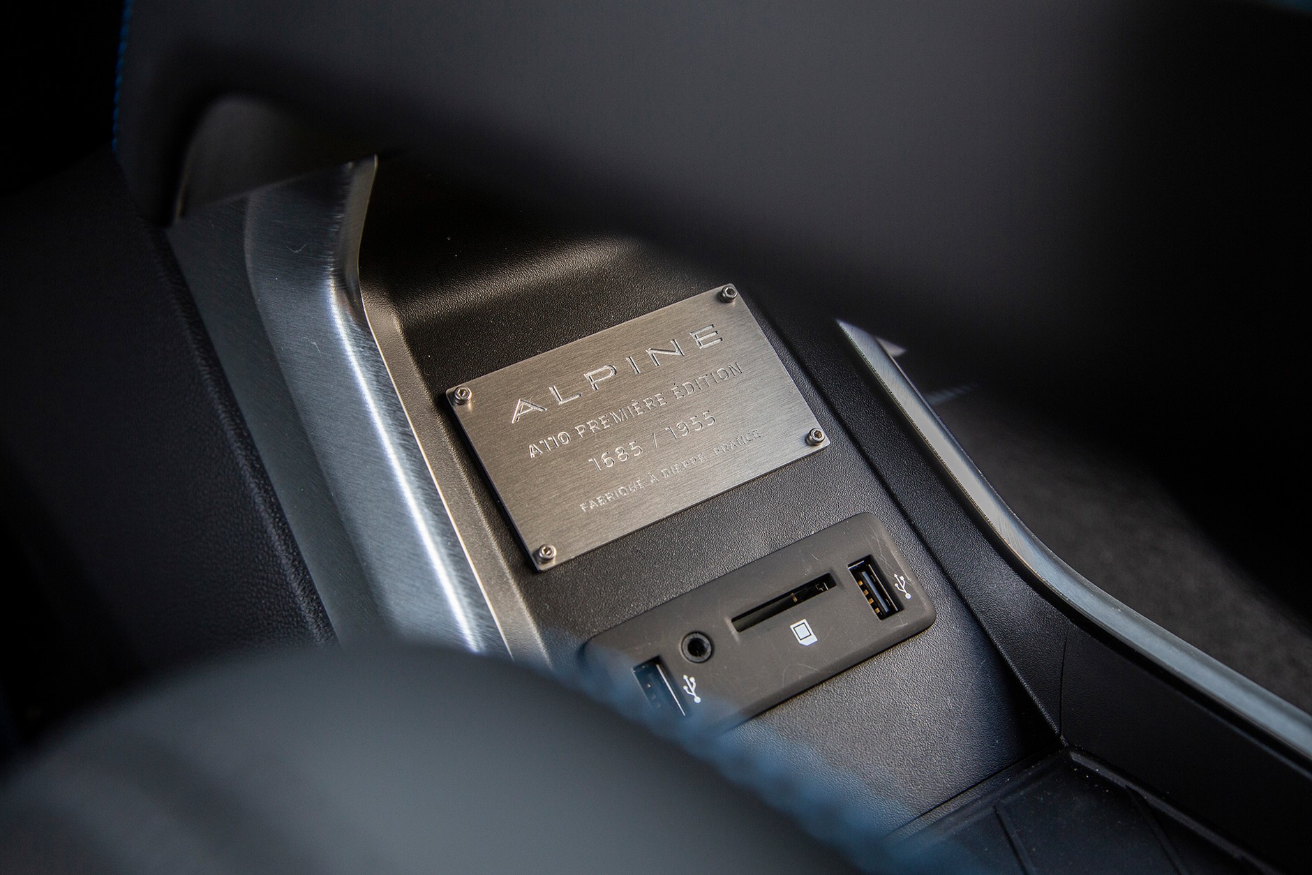 Alpine A110 - ma styl, superosiągi i... historię