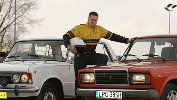 "Duży" Fiat 1.3 kontra Łada 2107 1.3 - Klasyki PRL-u w teście mistrza