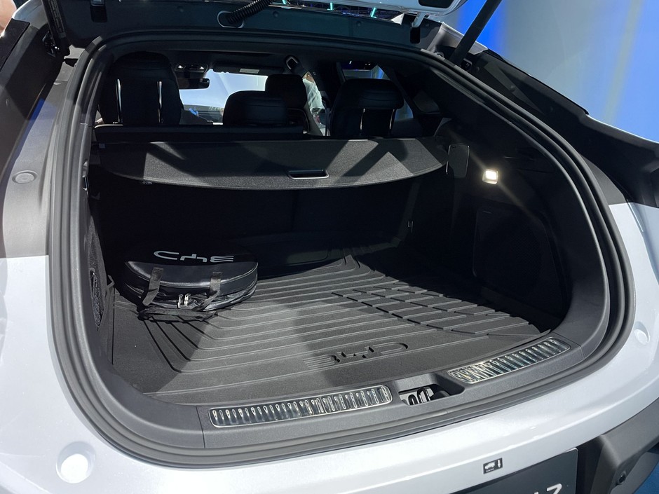 BYD Sealion 7