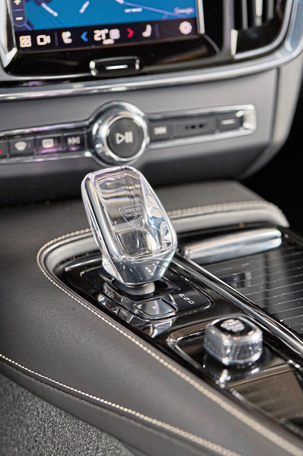 Mercedes E 400 e kontra Volvo S90 T8