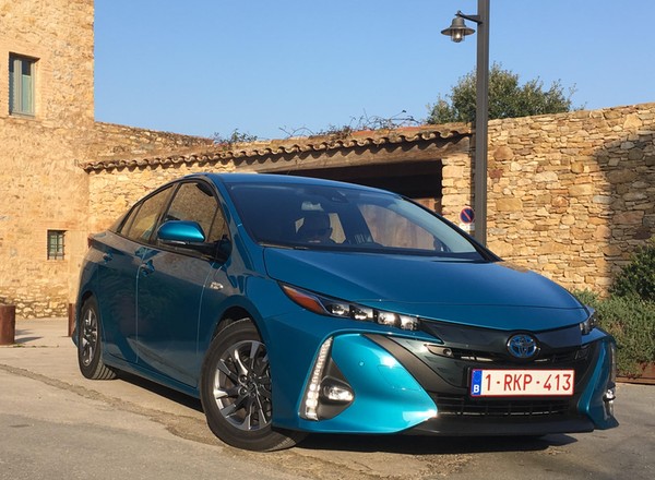 Nowa Toyota Prius Plug-in Hybrid – ma palić 1 l/100 km I Test