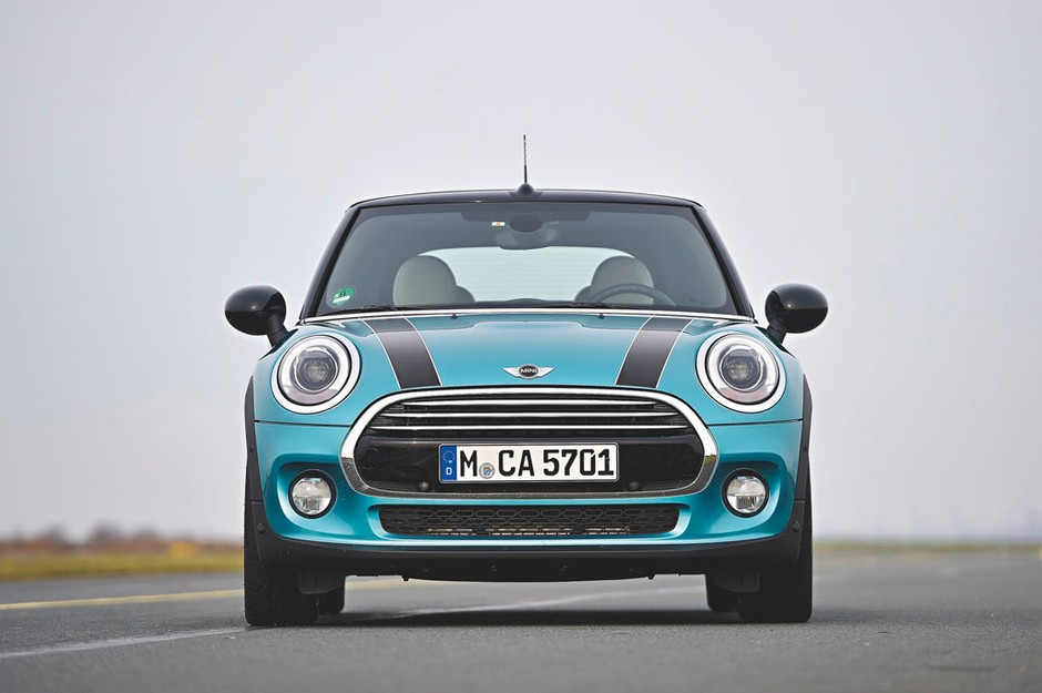 Mini Cooper Cabrio kontra Mazda MX-5 - kabriolety pełne radości