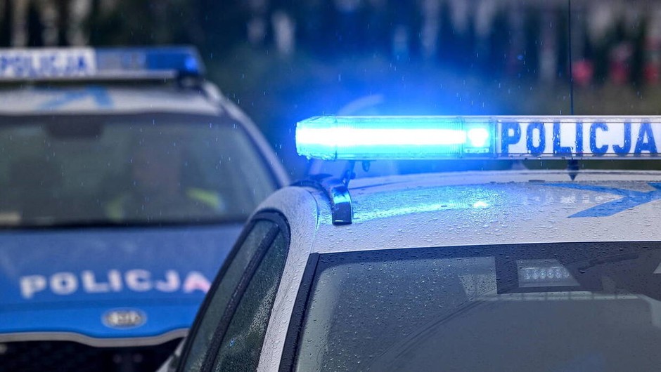 Policjant zauważył motocyklistę z pasażerem. To była czysta abstrakcja