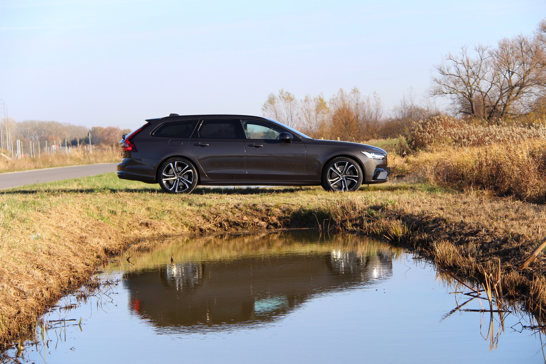 Volvo V90 T8 Ultra Dark