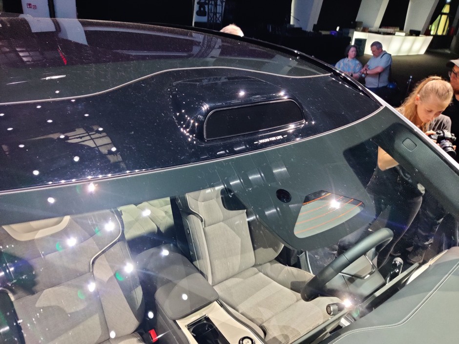 Volvo EX90
