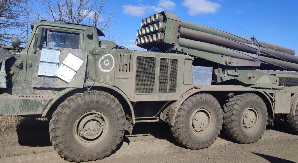 Wyrzutnia rakietowa BM-27 Huragan przejęta przez ukraińską armię