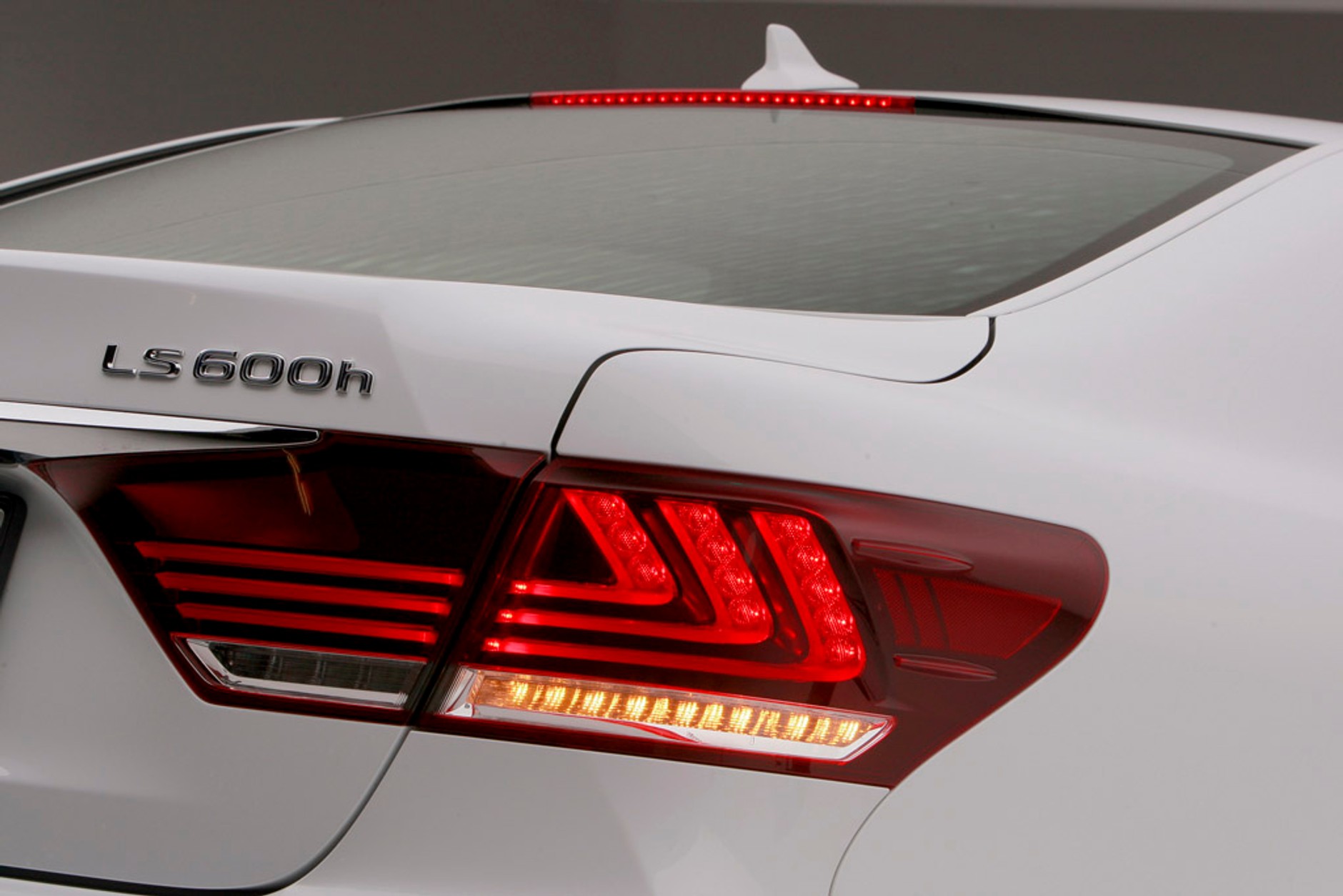 Test Lexusa LS 600h F Sport: hybryda na  sportowo