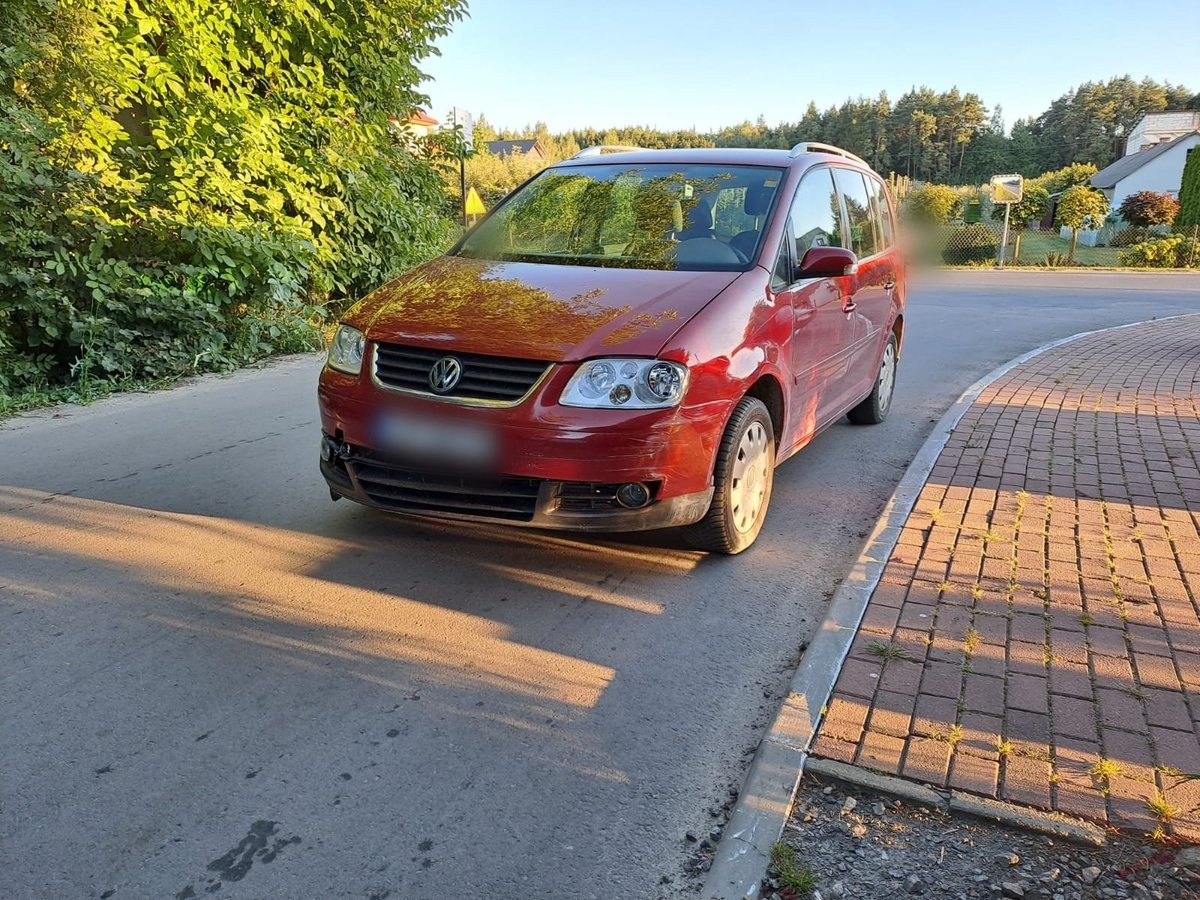 Policjanci dostali zgłoszenie. Kierowca VW "wracał do domu"