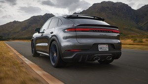 Porsche Cayenne po liftingu zaskakuje silnikami. Upsizing zamiast downsizingu