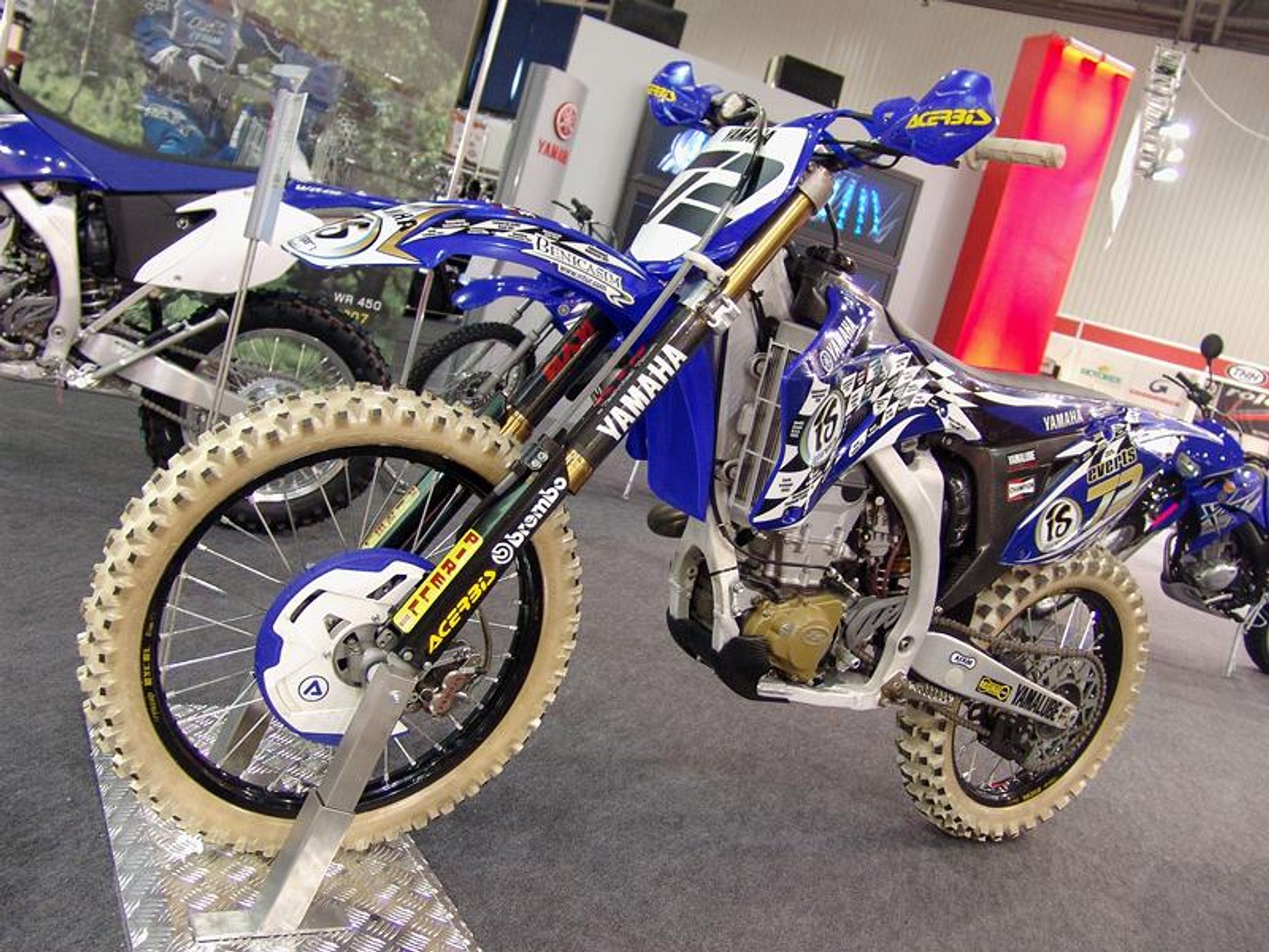 MOTOCYKL-EXPO 2007: cudowne maszyny i piękne dziewczyny (fotogaleria)