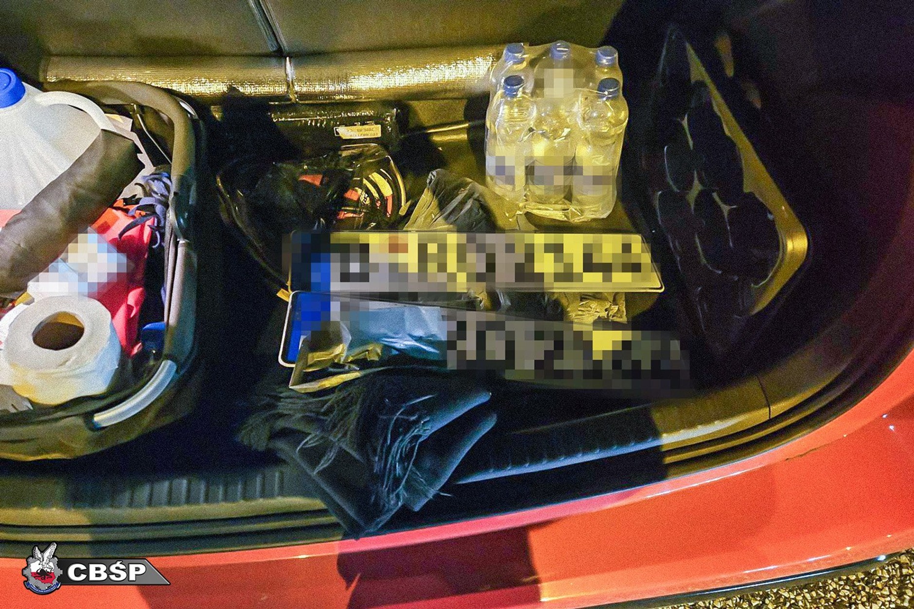 Kierowcy samochodów prowadzili auta na podrobionych tablicach rejestracyjnych