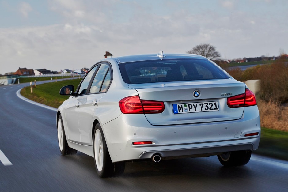 Benzynowe sedany - Audi A4, BMW 318i, Mercedes C 180 i VW Passat - dane techniczne, wymiary, spalanie
