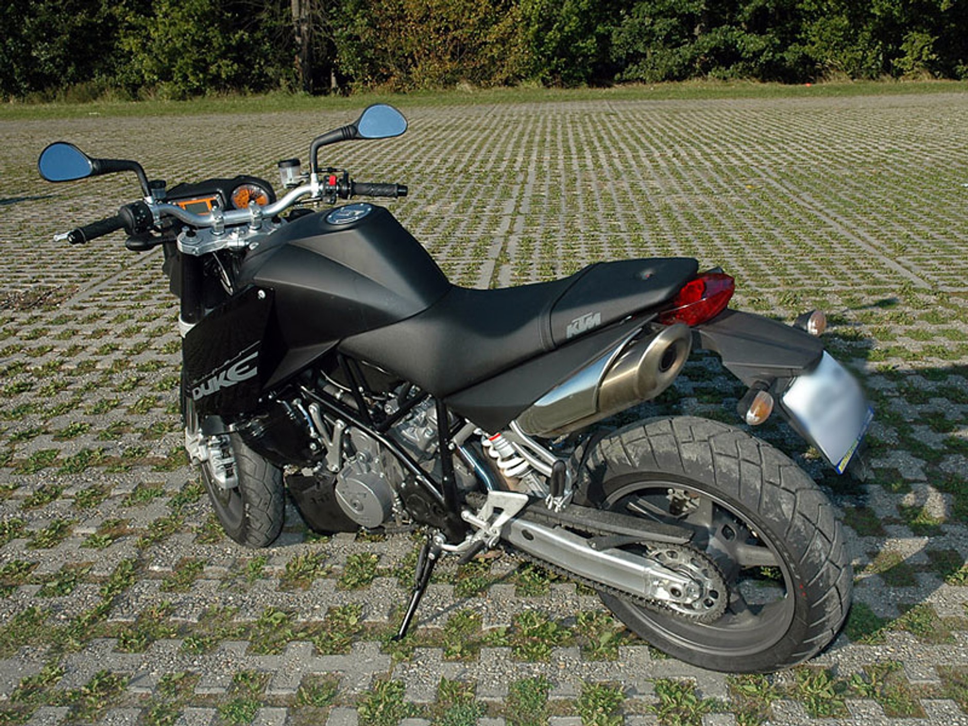 KTM 990 SuperDuke vs. Yamaha FZ1 (test porównawczy)