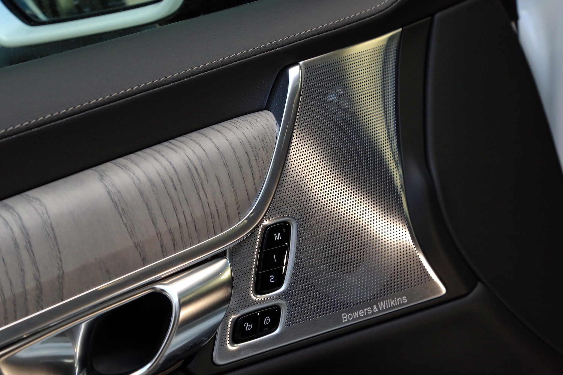 Volvo S90 Recharge T8 AWD