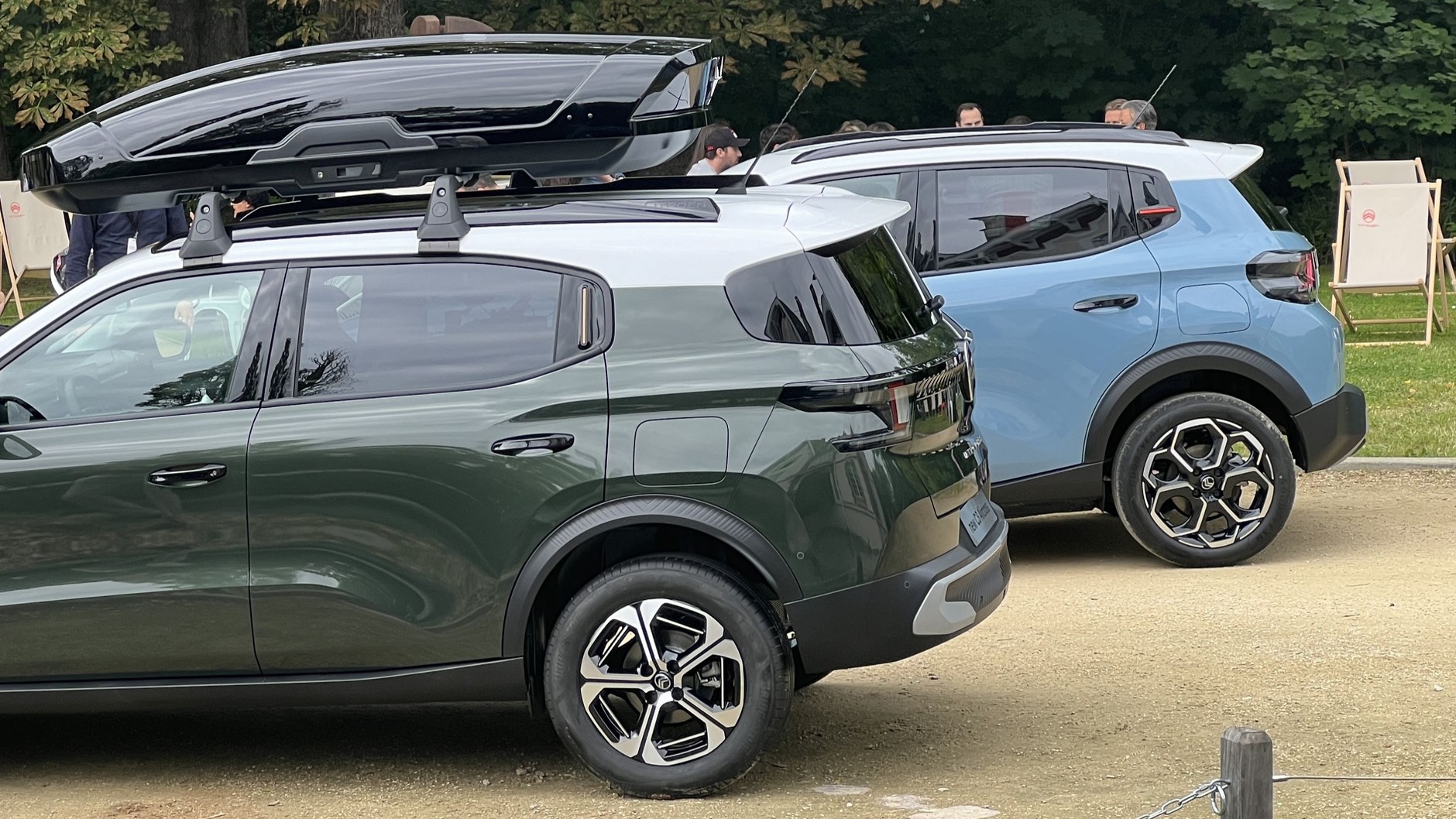 Citroen C3 Aircross (na pierwszym planie; druga europejska generacja; od 2024 r.) i Citroen C3 (z tyłu; czwarta generacja; od 2024 r.)