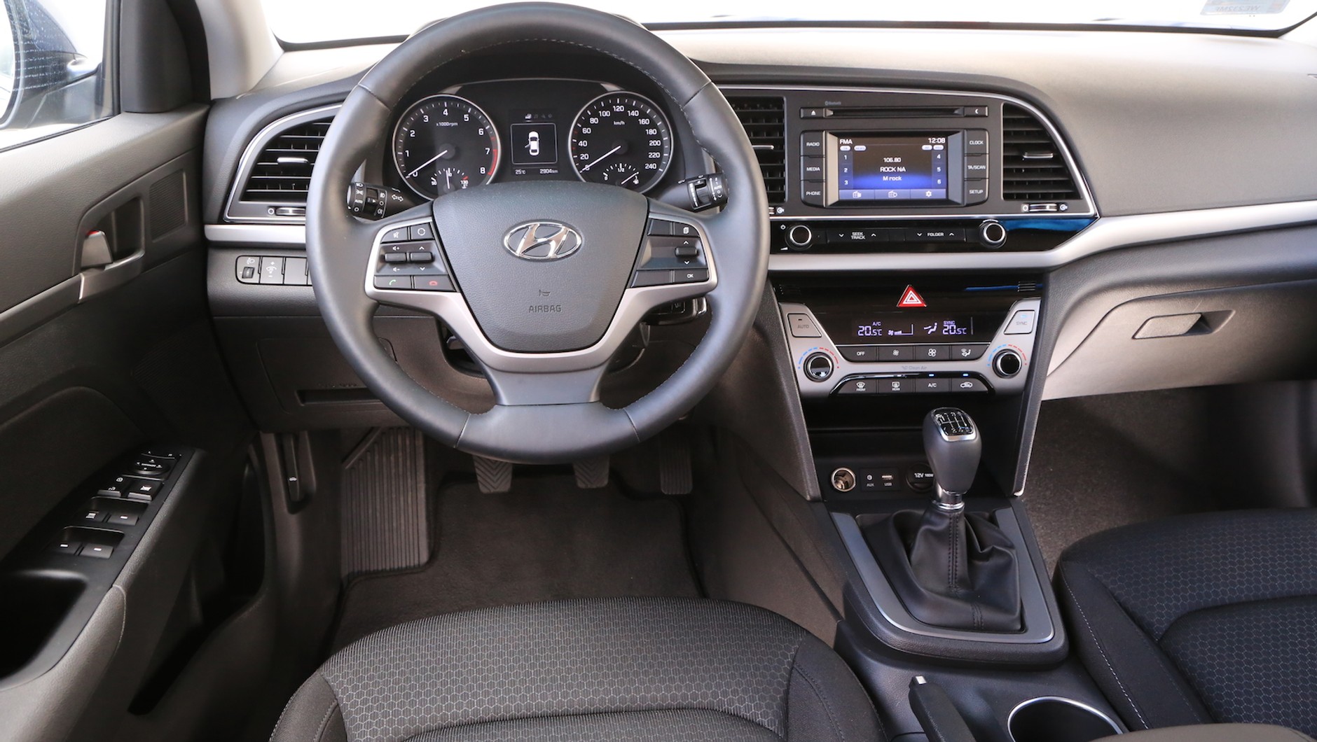 Hyundai Elantra 1.6 MPI