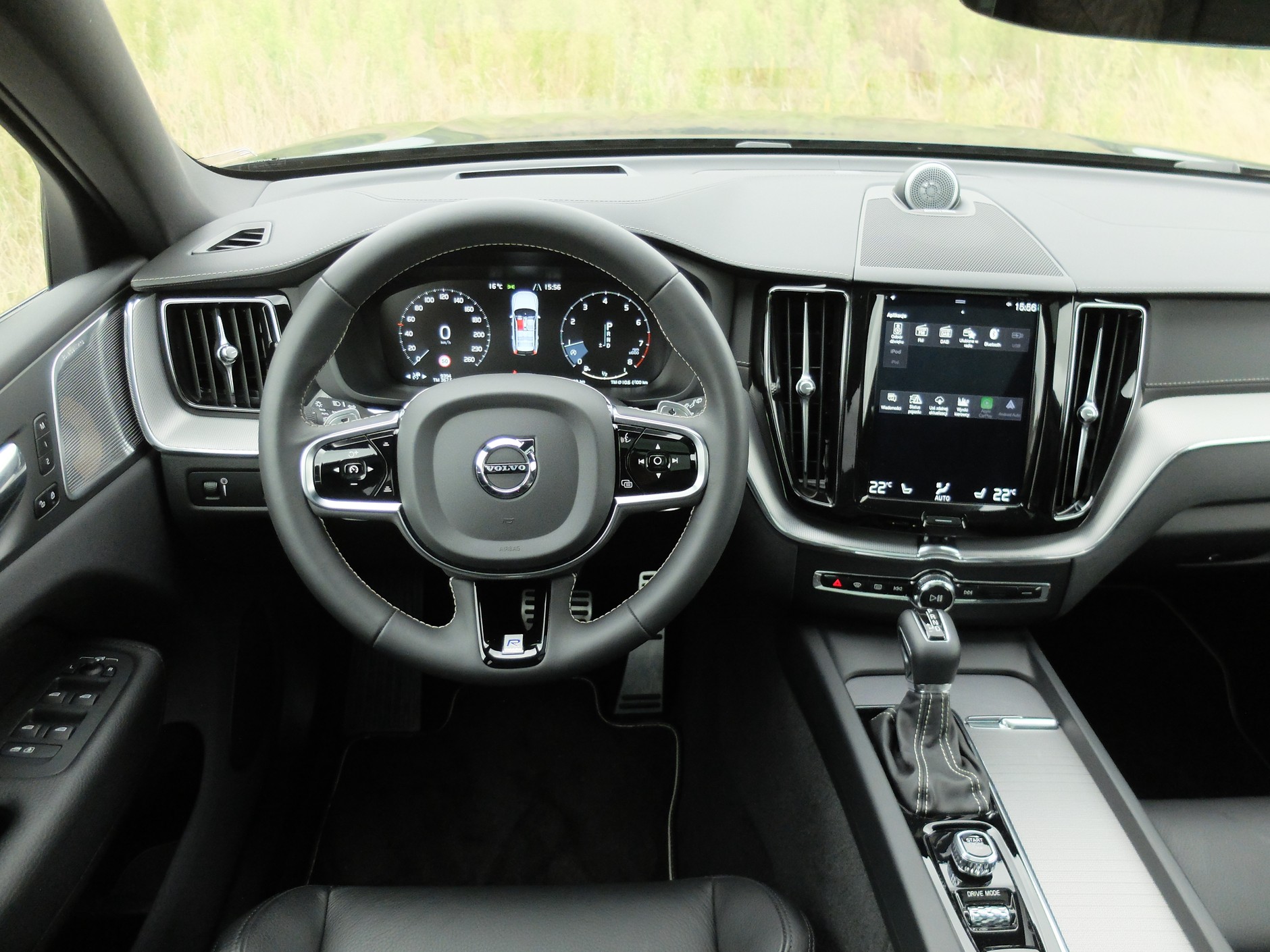 Volvo XC40 czy Volvo XC60 – który SUV jest lepszym wyborem?