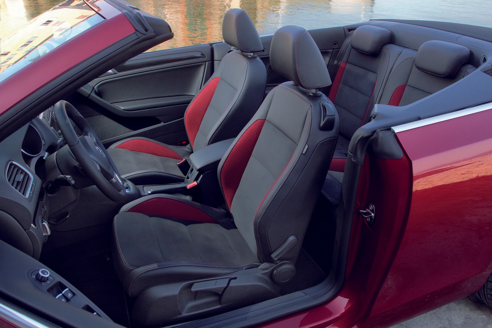 Taki jest nowy VW Golf Cabriolet