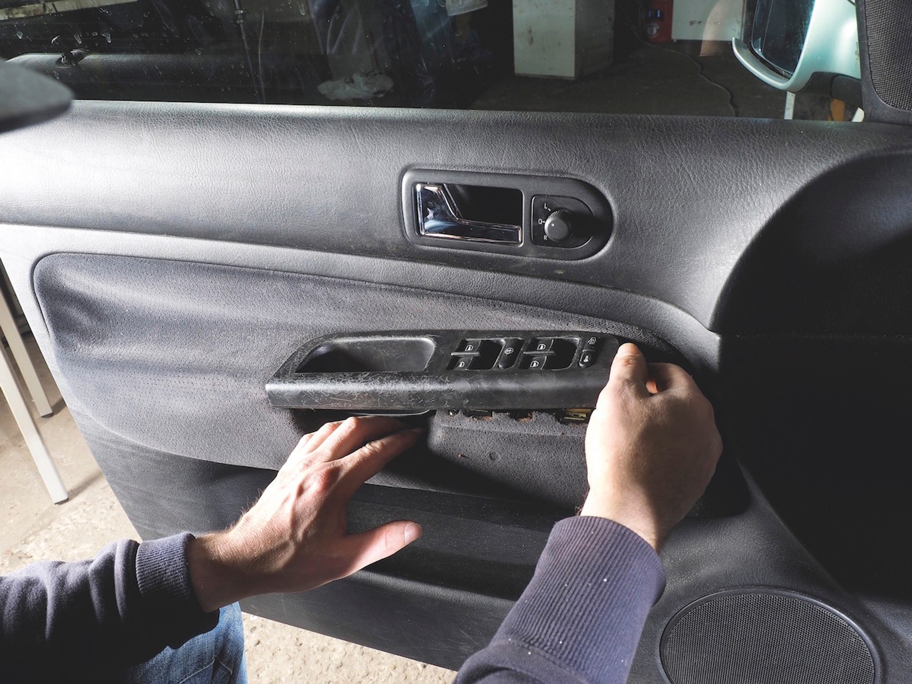 Wymiana podnośników szyb w VW Golfie IV