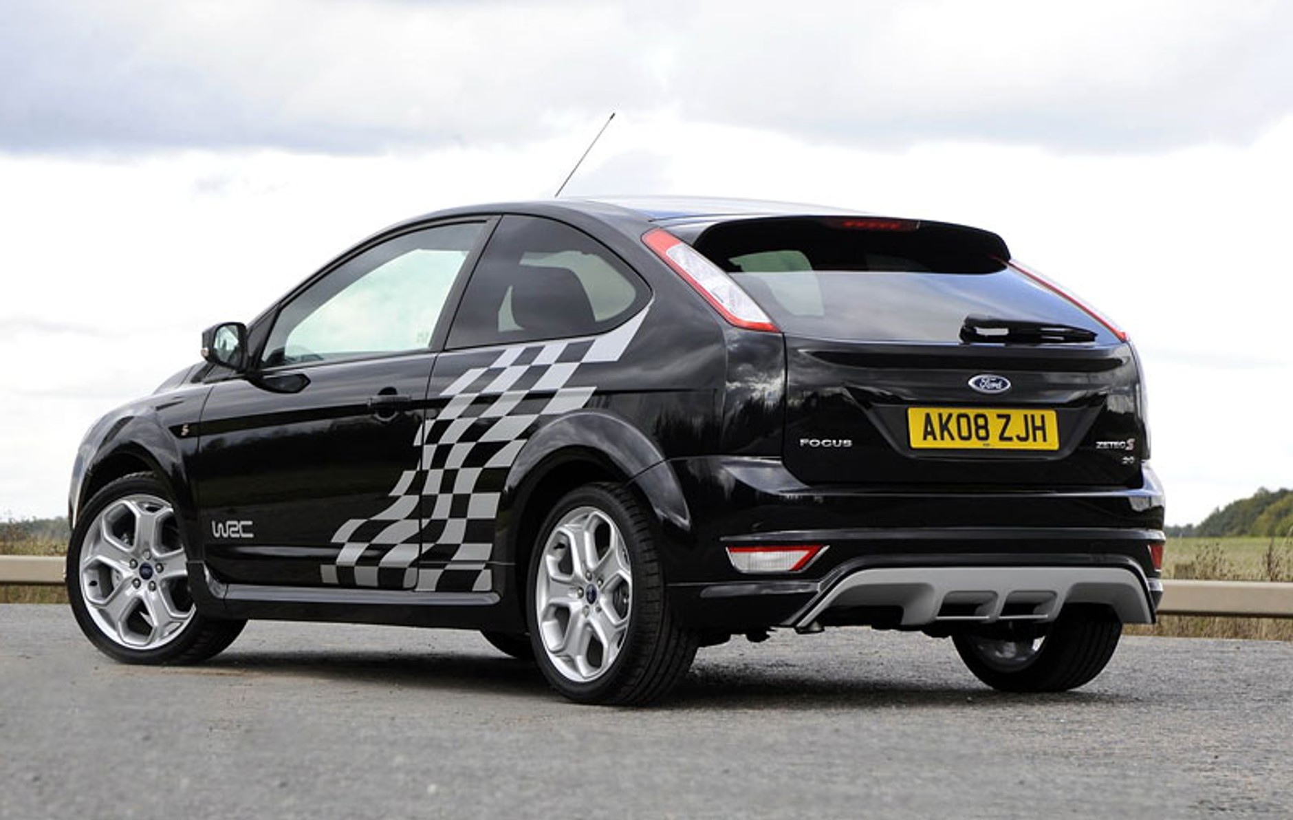 Ford Focus Zetec S: standardowe osiągi w sportowym dresie