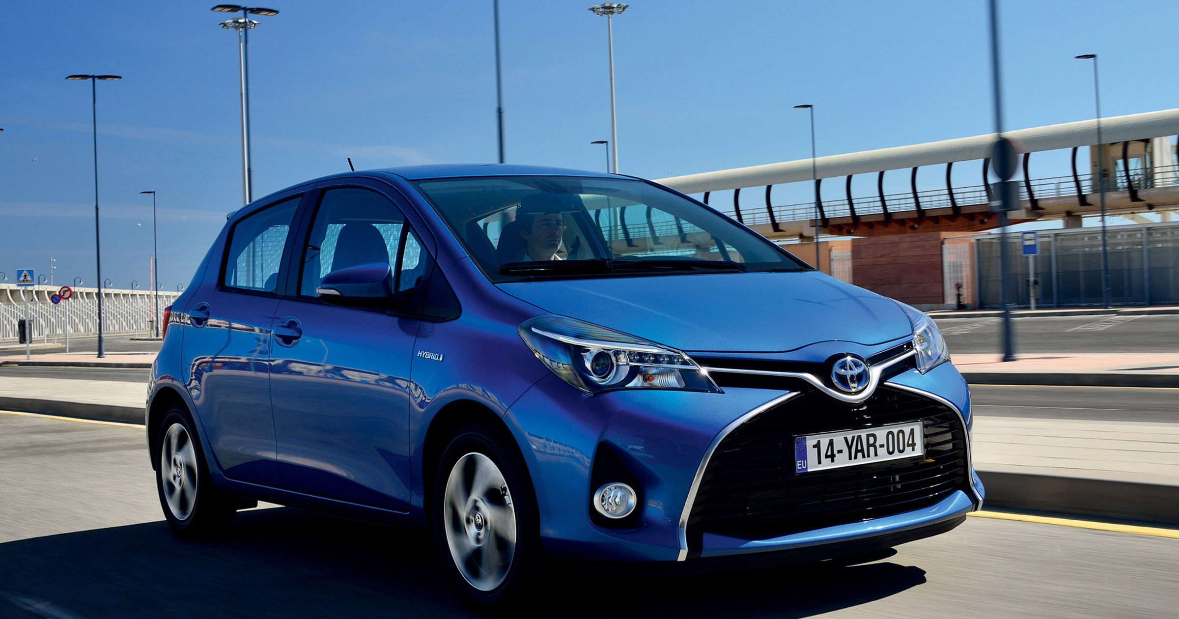 Toyota Yaris Hybrid 2014