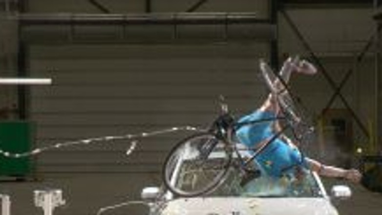 Rowerzyści domagają się zewnętrznych poduszek powietrznych na samochodach