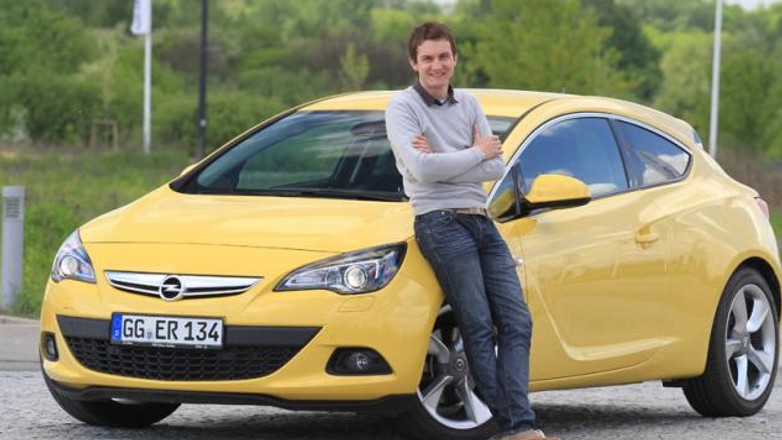 Wojtek testuje Astrę GTC