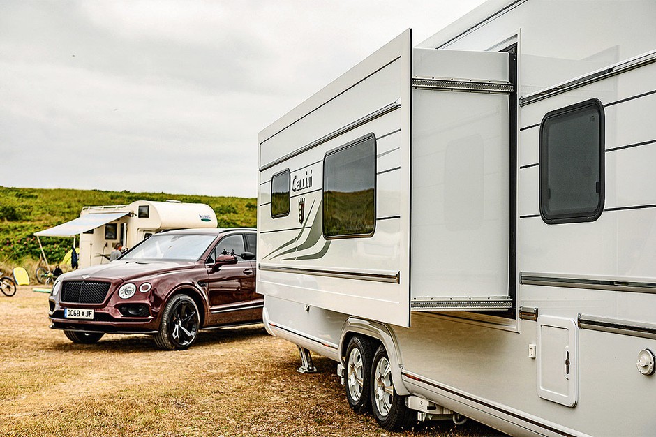 Nowe przyczepy z targów caravaningowych w Stuttgarcie