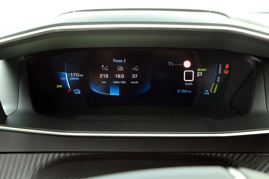 Peugeot e-208 GT