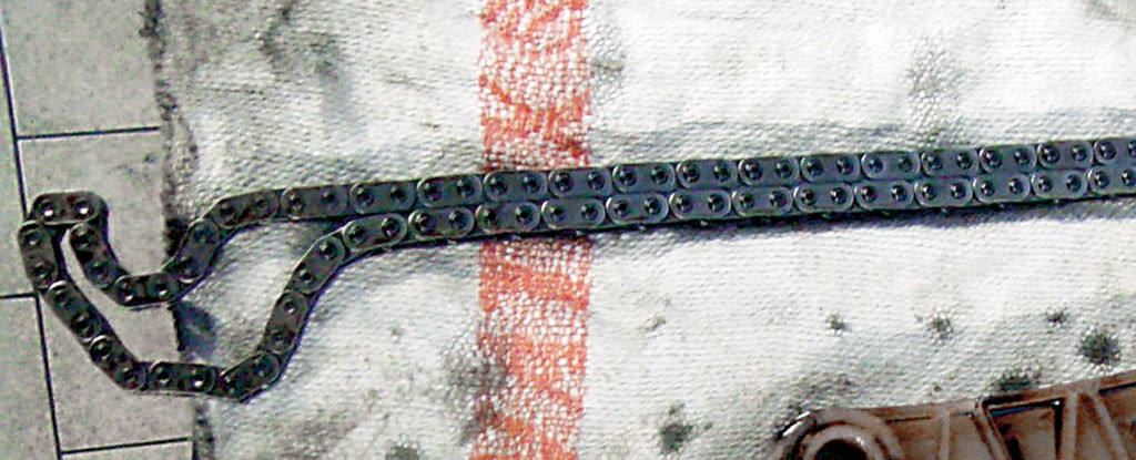 Silnik 1.6 THP otrzymał łańcuchowy napęd rozrządu, który - przynajmniej w teorii – powinien być bezobsługowy.