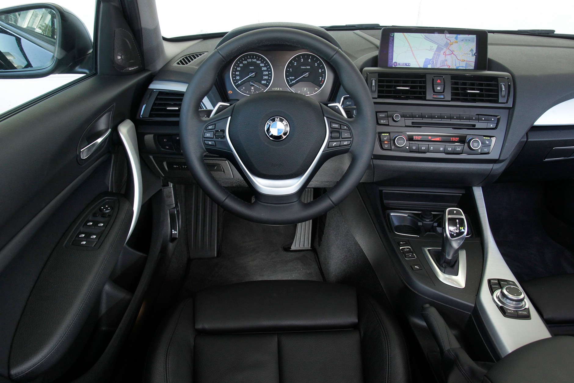 Porównanie: BMW 125i, Ford Focus ST, Mercedes A 250 Sport i VW Golf GTI