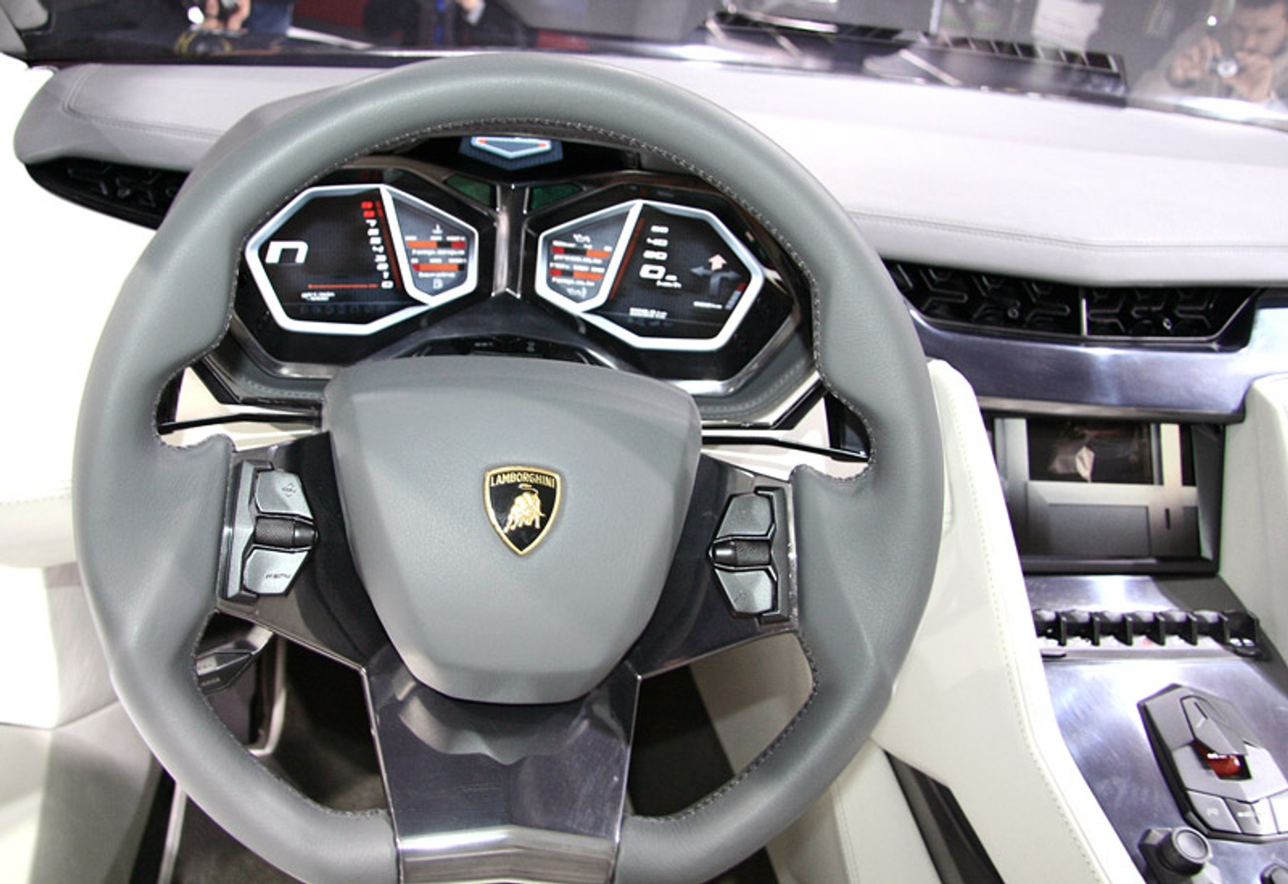 Paryż 2008: Lamborghini Estoque – co najmniej cztery lata do rozpoczęcia produkcji