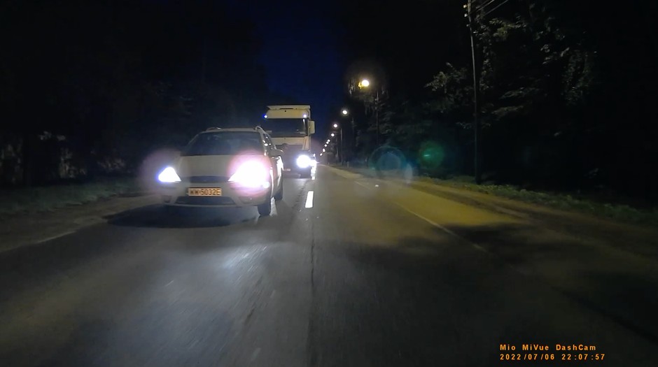 Test wideorejestratorów motocyklowych Mio MiVueM700 i MiVue M40