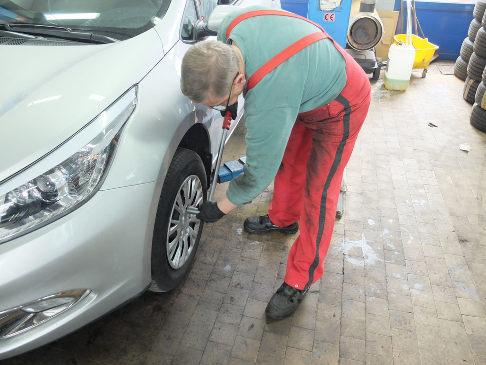 Ukręcona szpilka i... co dalej?