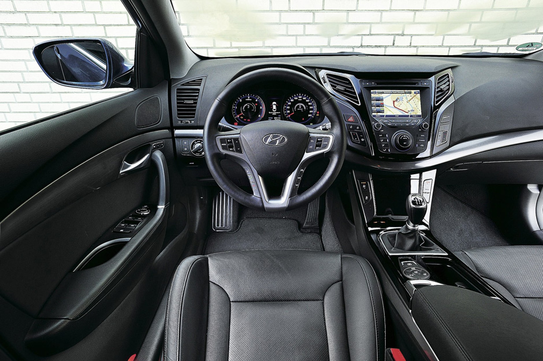 Nowa Mazda 6 kontra Hyundai i40: porównanie rodzinnych sedanów