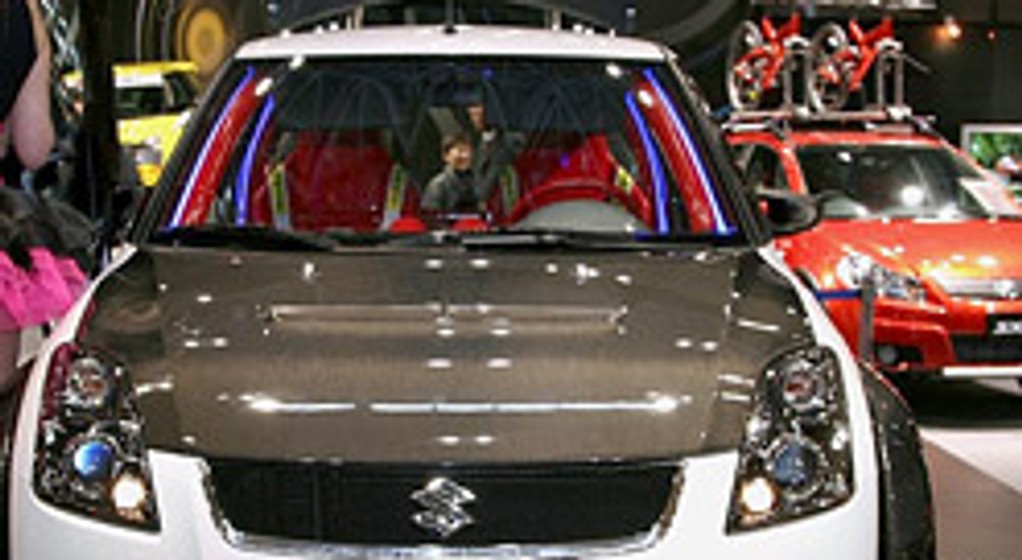 Suzuki Swift X Concept: czarno-biały hothatch