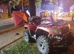 Uderzył quadem w drzewo. Tragiczny wypadek w Grzybnie